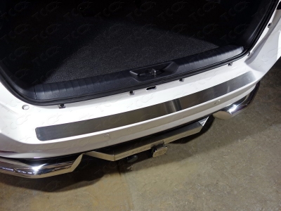 Накладка на задний бампер шлифованный лист ТСС для Toyota Fortuner 2017-2020